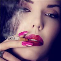 抽烟霸气妩媚女人头像(抽烟的头像女霸气十足图集)