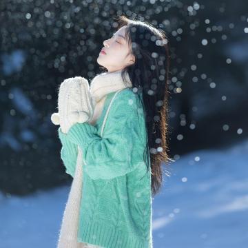美女冬季头像图片(冬天看起来暖暖的女生头像)