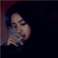 抽烟又伤心的女生头像(女的吸烟伤感头像)