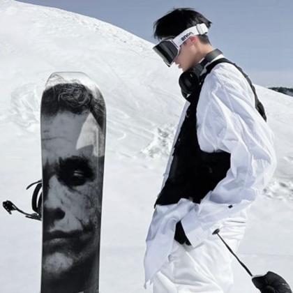 男生滑雪酷酷的头像(男生头像运动系滑雪)