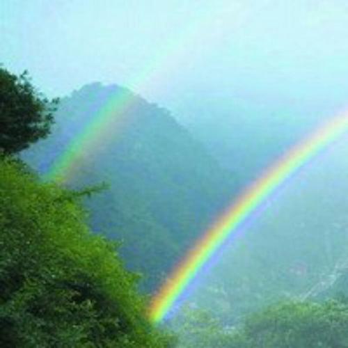 有靠山有彩虹的头像 图文(有山有水有靠山的头像图文)
