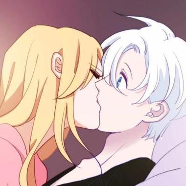 女生和男生接吻头像卡通(男女接吻卡通情侣头像)
