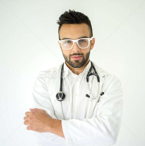 医生头像图片男生专用戴眼镜(医生头像图片男帅气高清)
