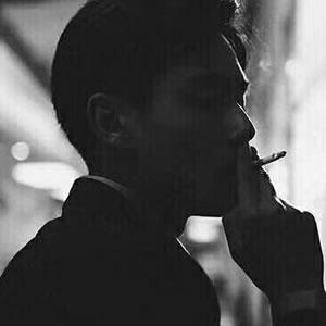 抽烟男性头像图片(孤独的抽烟头像)